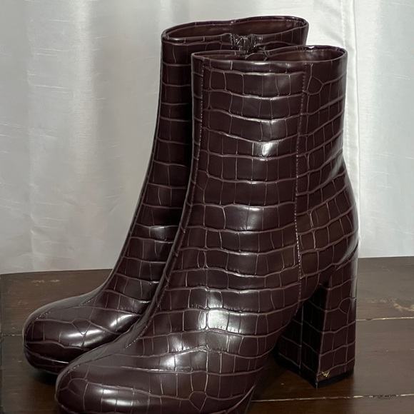 Rachel Zoe Deep Mahogany Croc Embossed Maya Platform Heeled Boots - Picture 2 of 13